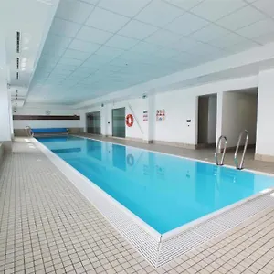 modern-apartment-near-in-cardiff-bay.cardiffhotelswales.com/