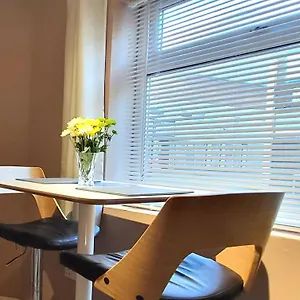  Apartment Cosy Daybrook